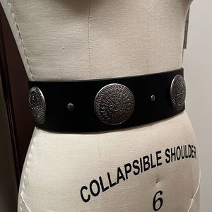 AMAZING CONCHO/MEDALLION thick black LEATHER BELT from Lovestrength